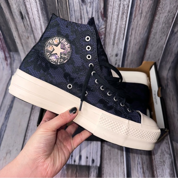 |NIB| CONVERSE Women’s Chuck Taylor All Star High Top Platform Sneaker - Picture 1 of 7